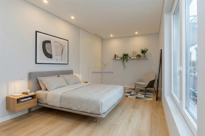 Apartamento T4 para Venda em Carcavelos e Parede