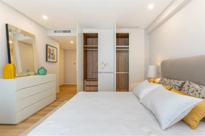 Apartamento T4 para Venda em Carcavelos e Parede