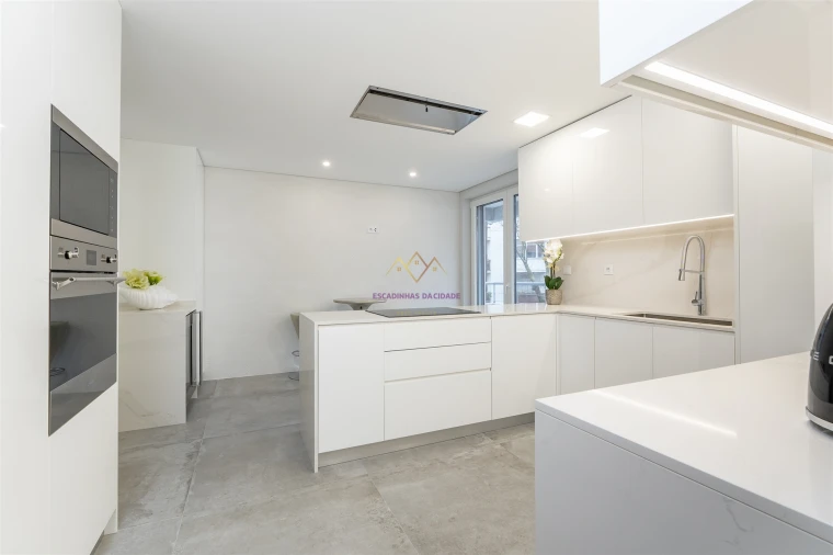 Apartamento T4 para Venda em Carcavelos e Parede Foto 14