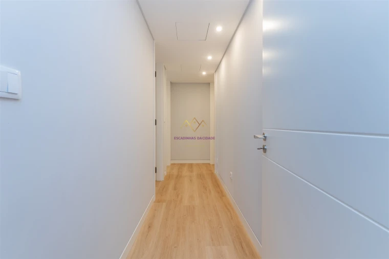 Apartamento T4 para Venda em Carcavelos e Parede Foto 26