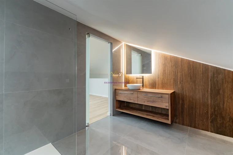 Apartamento T4 para Venda em Carcavelos e Parede Foto 48