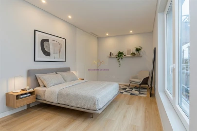Apartamento T4 para Venda em Carcavelos e Parede