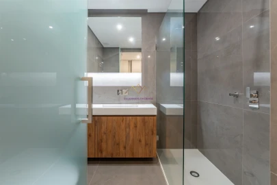 Apartamento T4 para Venda em Carcavelos e Parede