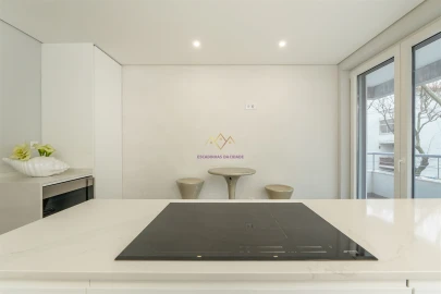 Apartamento T4 para Venda em Carcavelos e Parede