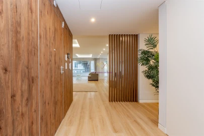 Apartamento T4 para Venda em Carcavelos e Parede