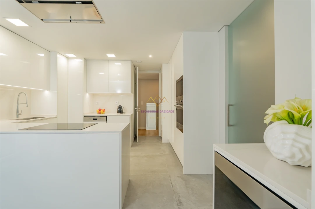 Apartamento T4 para Venda em Carcavelos e Parede Foto 2