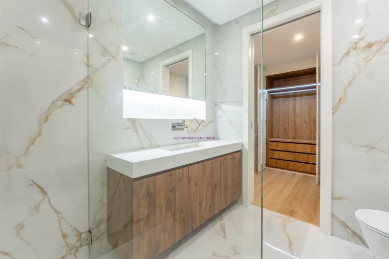 Apartamento T4 para Venda em Carcavelos e Parede Foto 35