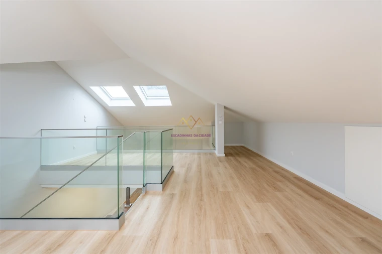 Apartamento T4 para Venda em Carcavelos e Parede Foto 40