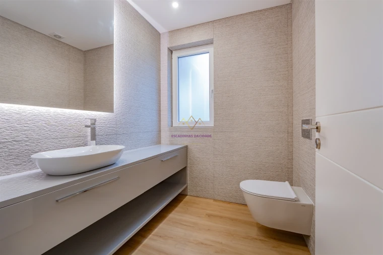 Apartamento T4 para Venda em Carcavelos e Parede Foto 19