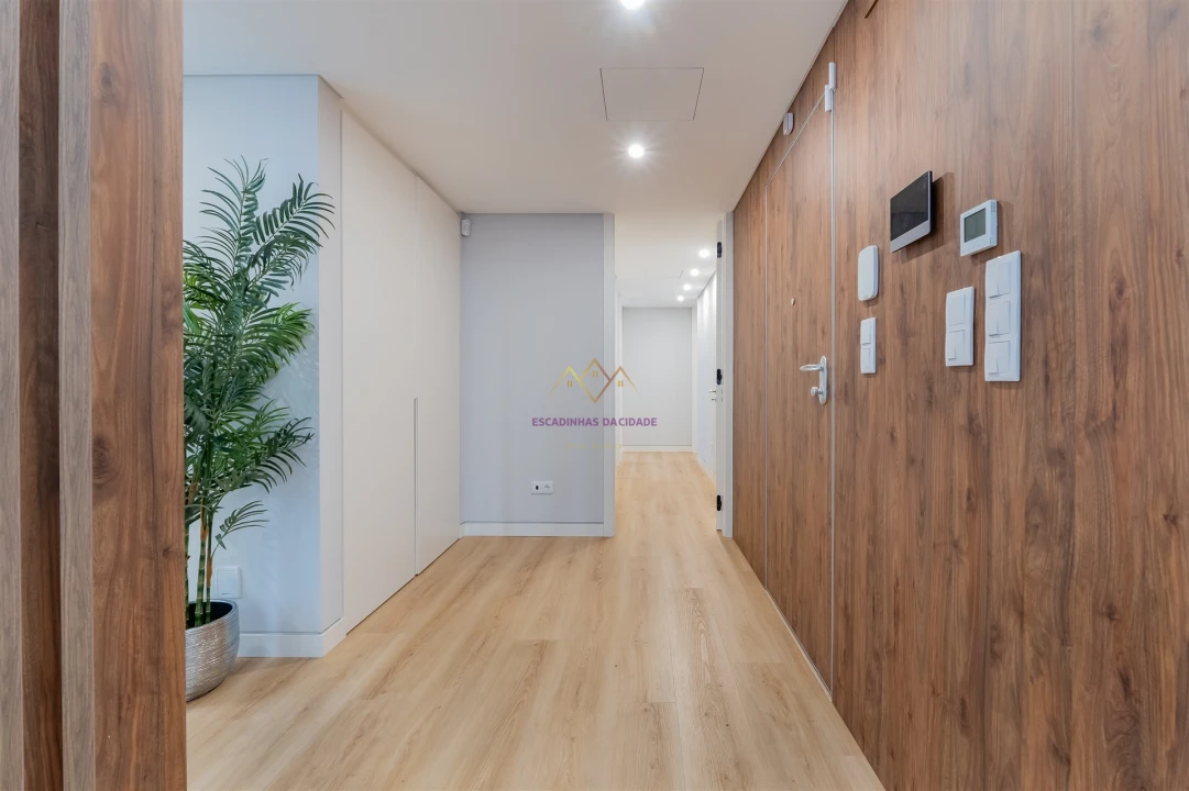 Apartamento T4 para Venda em Carcavelos e Parede Foto 15