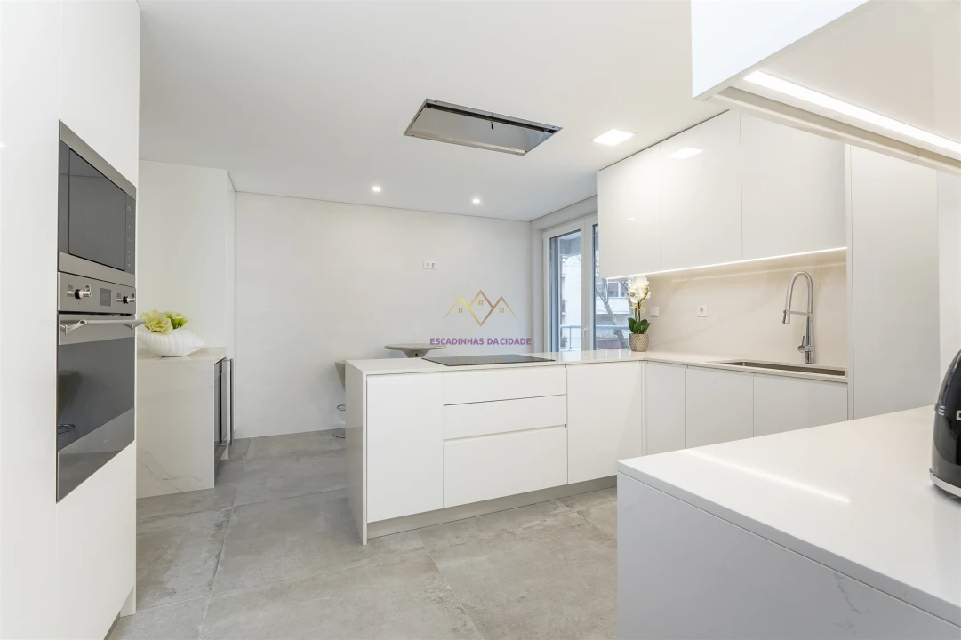 Apartamento T4 para Venda em Carcavelos e Parede Foto 5
