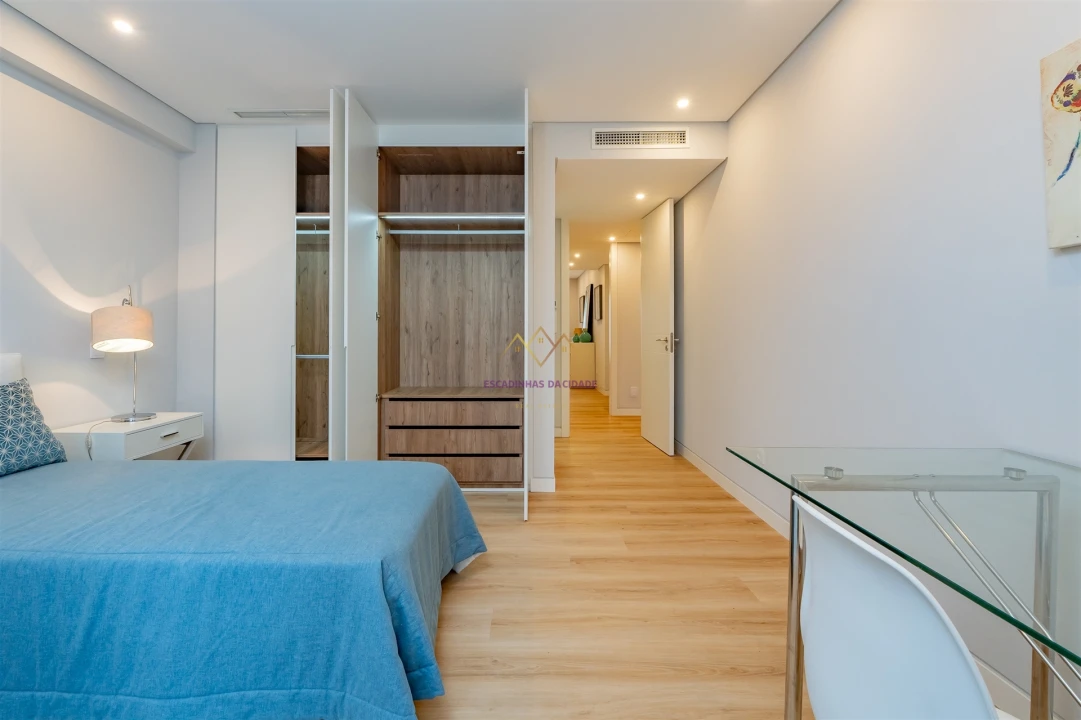 Apartamento T4 para Venda em Carcavelos e Parede Foto 32
