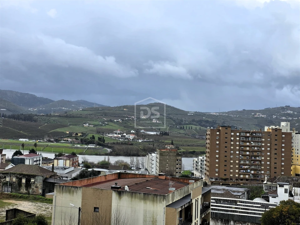 Apartamento T3 para Venda em Peso da Régua e Godim Foto 1