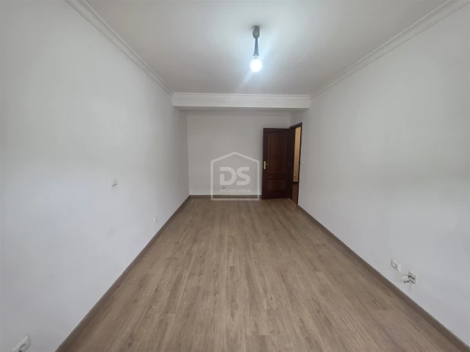 Apartamento T3 para Venda em Peso da Régua e Godim Foto 9