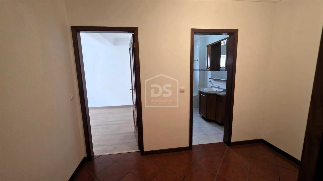 Apartamento T3 para Venda em Peso da Régua e Godim Foto 8