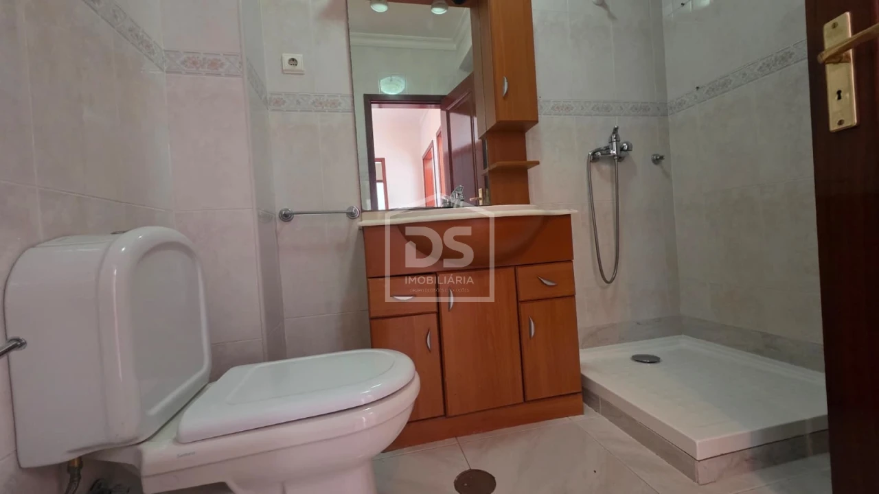 Apartamento T3 para Venda em Peso da Régua e Godim Foto 25