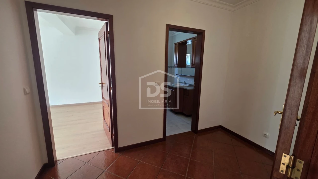 Apartamento T3 para Venda em Peso da Régua e Godim Foto 24