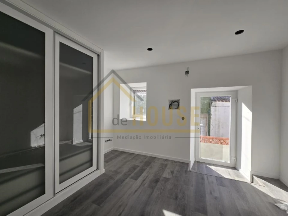 Moradia T3 para Venda em Lourinhã e Atalaia Foto 1