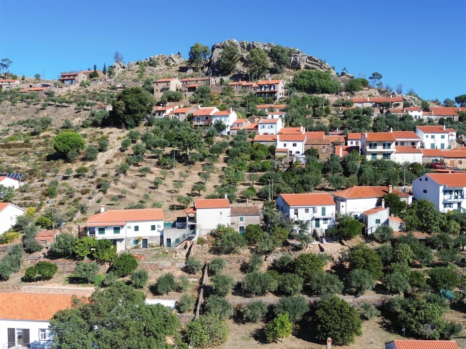 Moradia T2 para Venda em Penha Garcia Foto 8