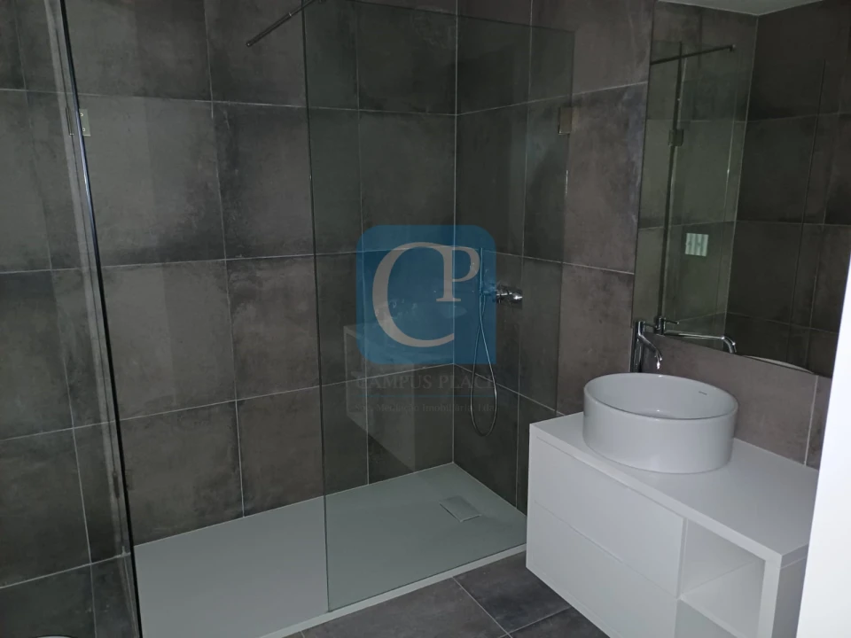 Apartamento T1 para Arrendamento em Paranhos Foto 10
