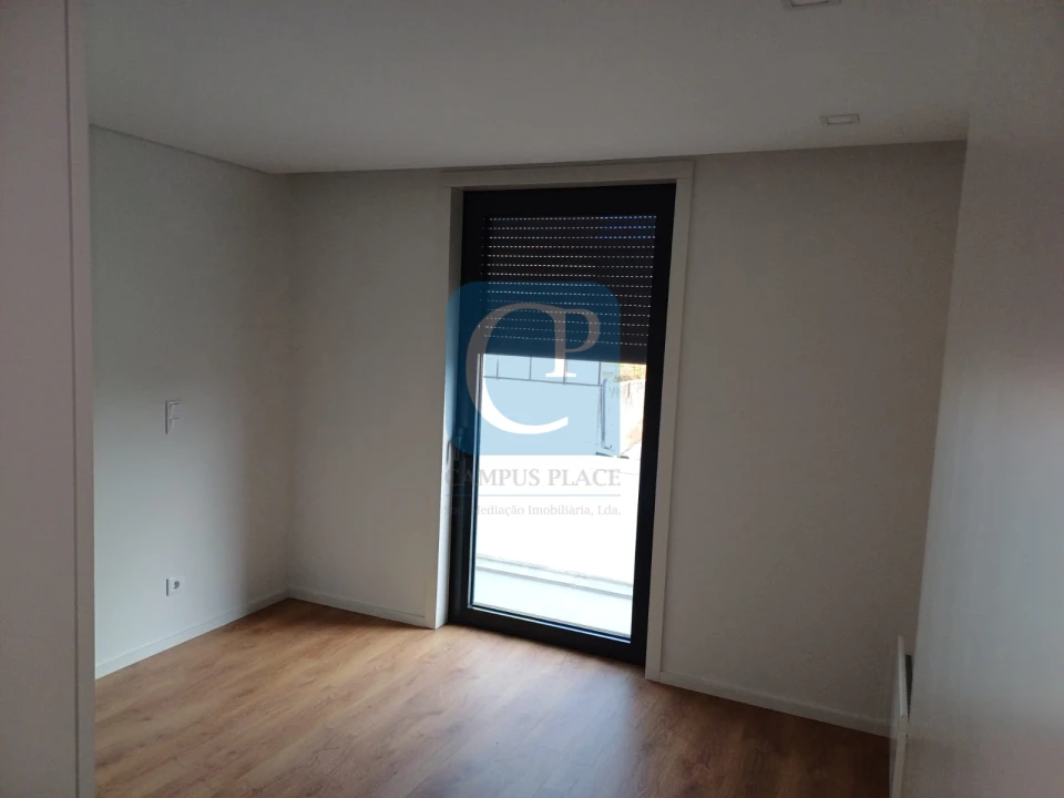 Apartamento T1 para Arrendamento em Paranhos Foto 6