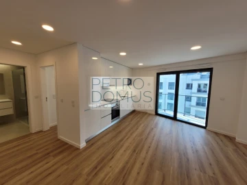 Apartamento T1 para Arrendamento em Campolide