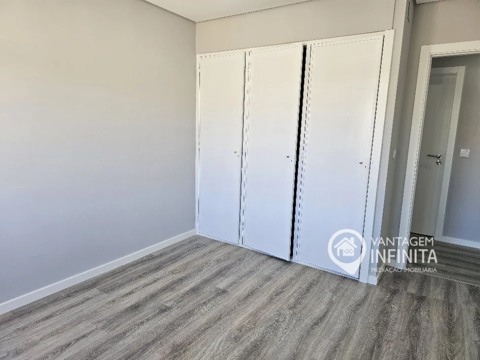 Apartamento T3 para Venda em Amora Foto 4