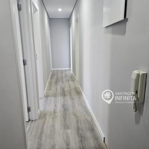 Apartamento T2 para Venda em Amora Foto 5