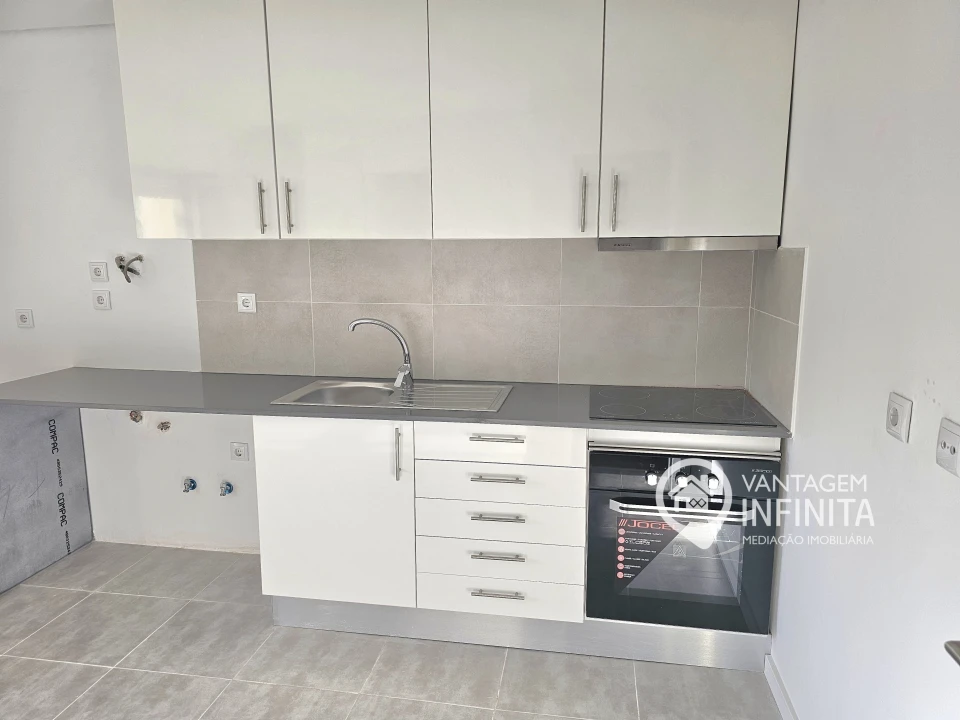 Apartamento T2 para Venda em Amora Foto 4