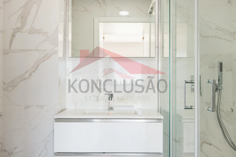 Moradia T5 para Venda em Vialonga Foto 14