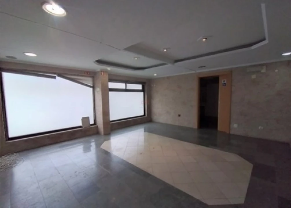 Loja para Venda em Alto do Seixalinho, Santo André e Verderena Foto 8