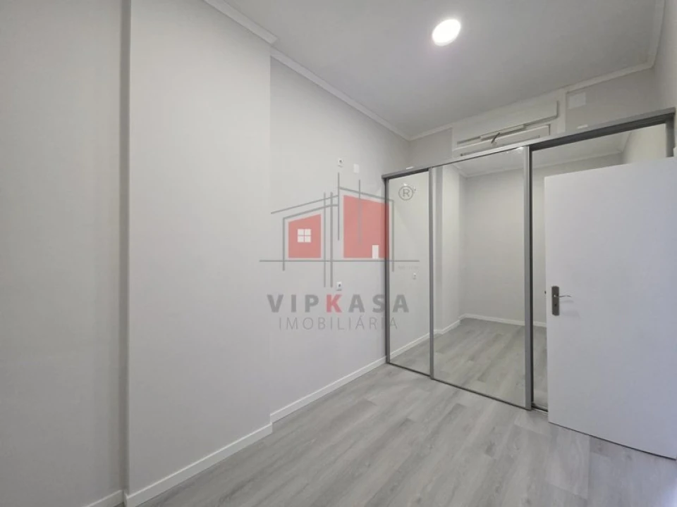 Apartamento T0 para Venda em Queluz e Belas Foto 7