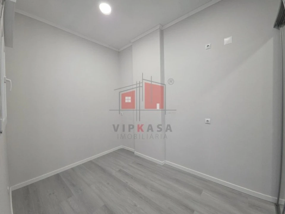 Apartamento T0 para Venda em Queluz e Belas Foto 6