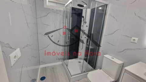 Apartamento T2 para Venda em Oeiras e São Julião da Barra, Paço de Arcos e Caxias