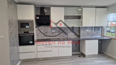 Apartamento T2 para Venda em Oeiras e São Julião da Barra, Paço de Arcos e Caxias