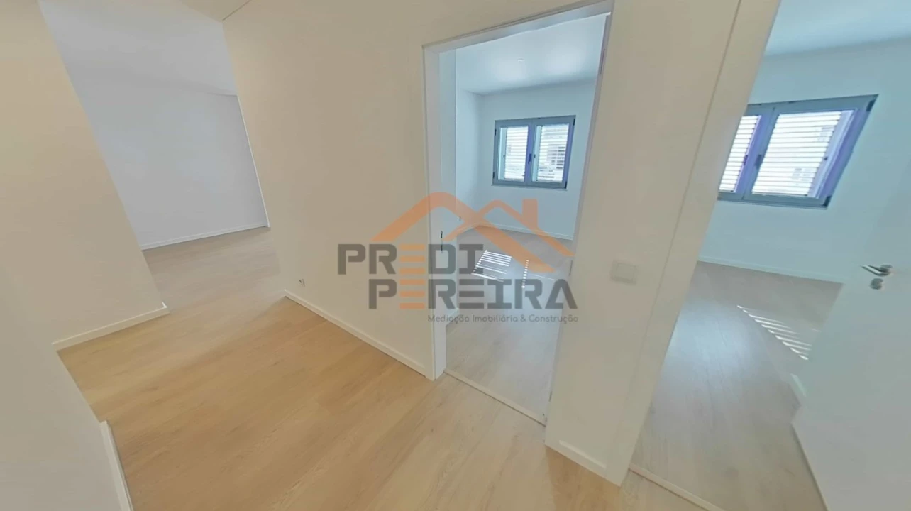 Apartamento T2 para Venda em Camarate, Unhos e Apelação Foto 1