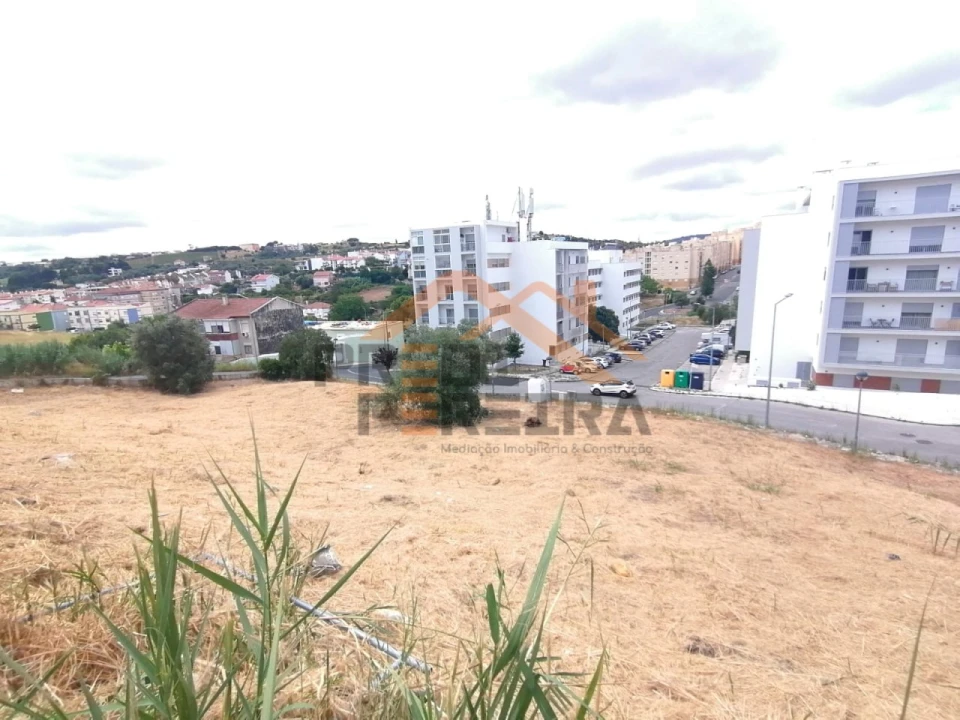 Apartamento T2 para Venda em Camarate, Unhos e Apelação Foto 31