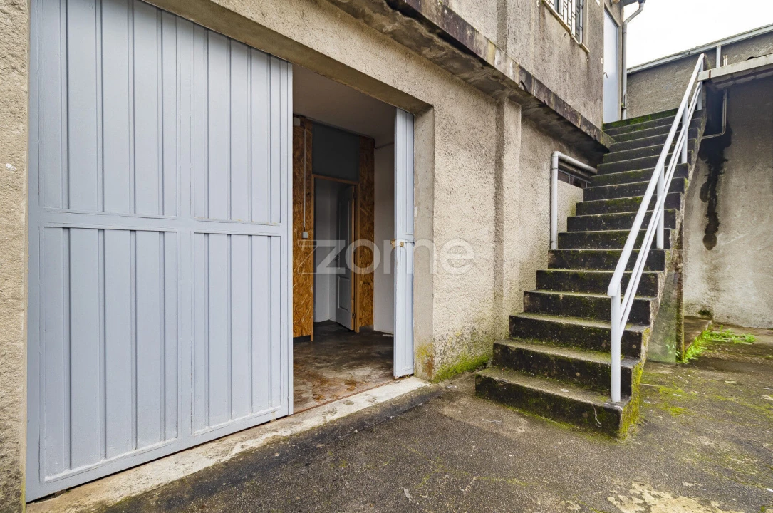 Terreno Comércio / Armazém para Arrendamento em Creixomil Foto 21