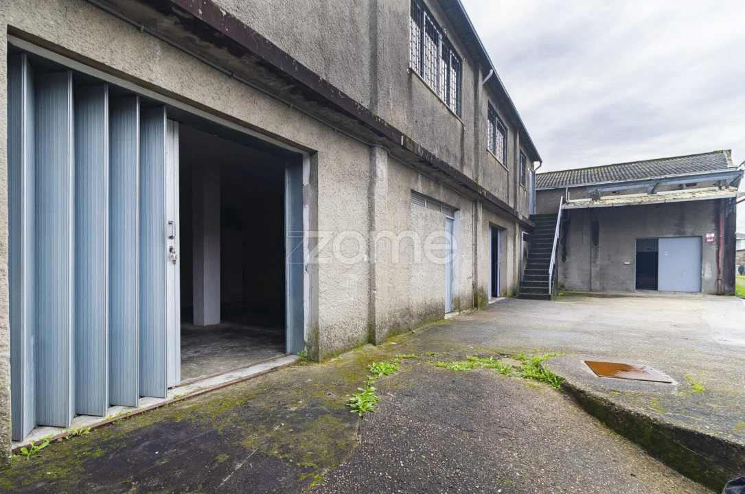 Terreno Comércio / Armazém para Arrendamento em Creixomil Foto 20