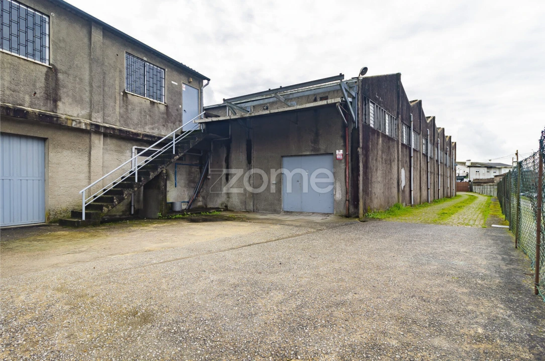 Terreno Comércio / Armazém para Arrendamento em Creixomil Foto 28