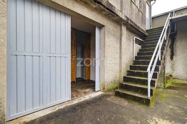 Terreno Comércio / Armazém para Arrendamento em Creixomil Foto 21