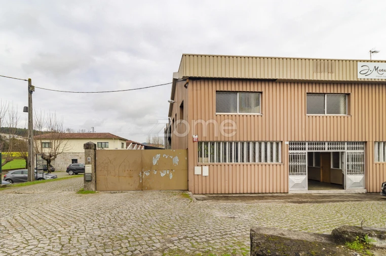 Terreno Comércio / Armazém para Arrendamento em Creixomil Foto 29