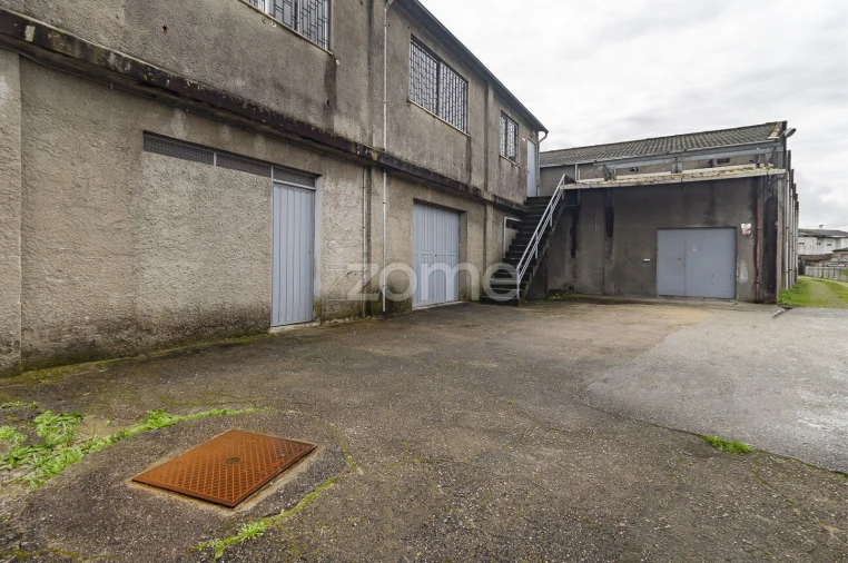 Terreno Comércio / Armazém para Arrendamento em Creixomil