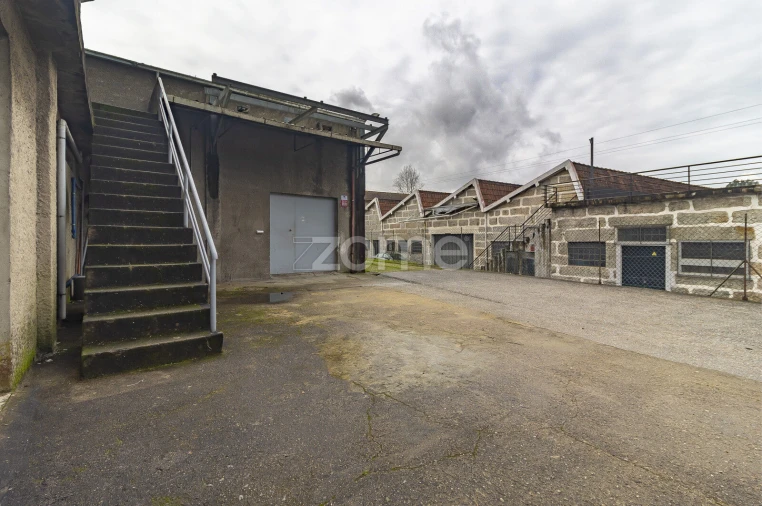 Terreno Comércio / Armazém para Arrendamento em Creixomil Foto 27