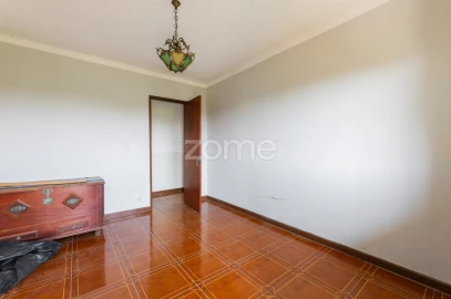 Moradia T4 para Venda em Cervães