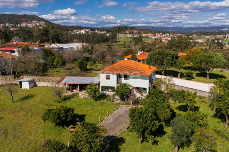 Moradia T4 para Venda em Cervães Foto 12