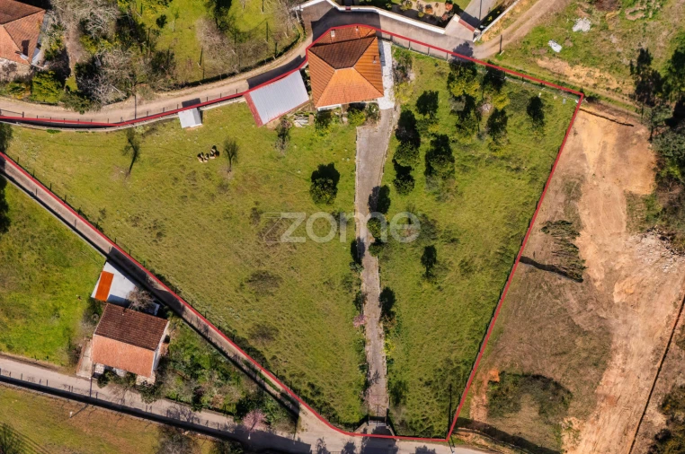 Moradia T4 para Venda em Cervães Foto 6