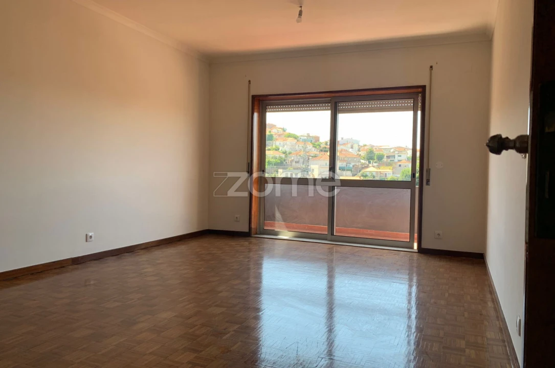 Apartamento T4 para Venda em Santo Tirso, Couto (Santa Cristina e São Miguel) e Burgães Foto 3