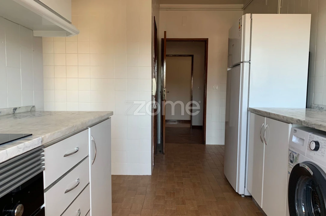 Apartamento T4 para Venda em Santo Tirso, Couto (Santa Cristina e São Miguel) e Burgães Foto 1
