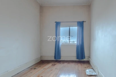 Moradia T4 para Venda em Paranhos